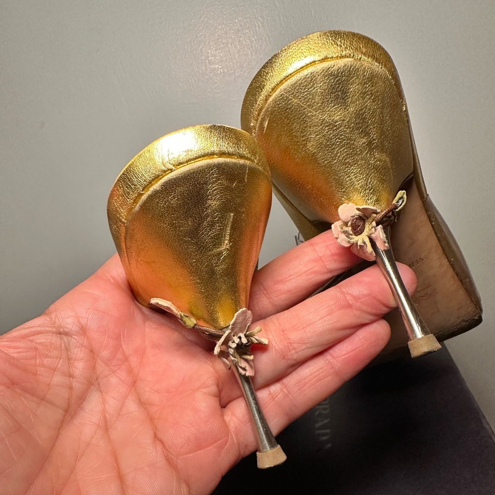 Vintage Prada Gold Leather Floral PVC Mules with Metal Heel - Picture 6 of 10